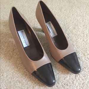 Etienne Aigner size 7 1/2 Vintage Leather Heels